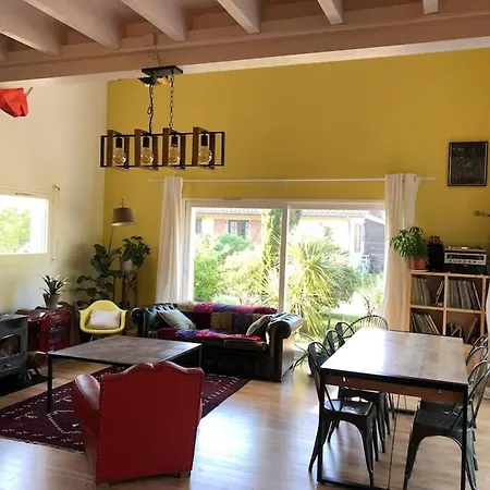 Summer House فيلة